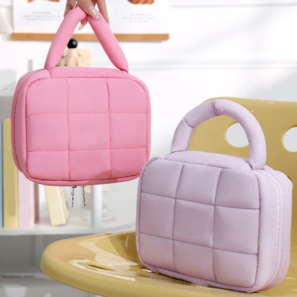 Cosmetic Bag Puffy Travel Toiletry Pouch Checkered Zipper Bag Women Quilted Makeup Bag Makeup Organizer Bag for Woemn Girl