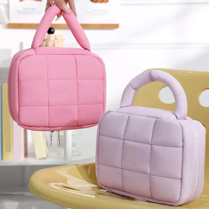 Cosmetic Bag Puffy Travel Toiletry Pouch Checkered Zipper Bag Women Quilted Makeup Bag Makeup Organizer Bag for Woemn Girl
